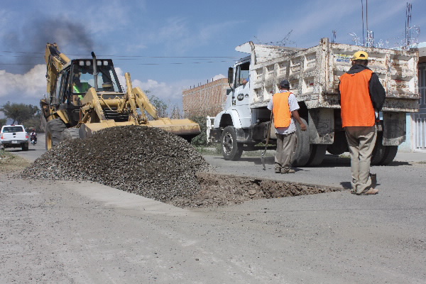 Street repair in Yahualica Street repair in Yahualica