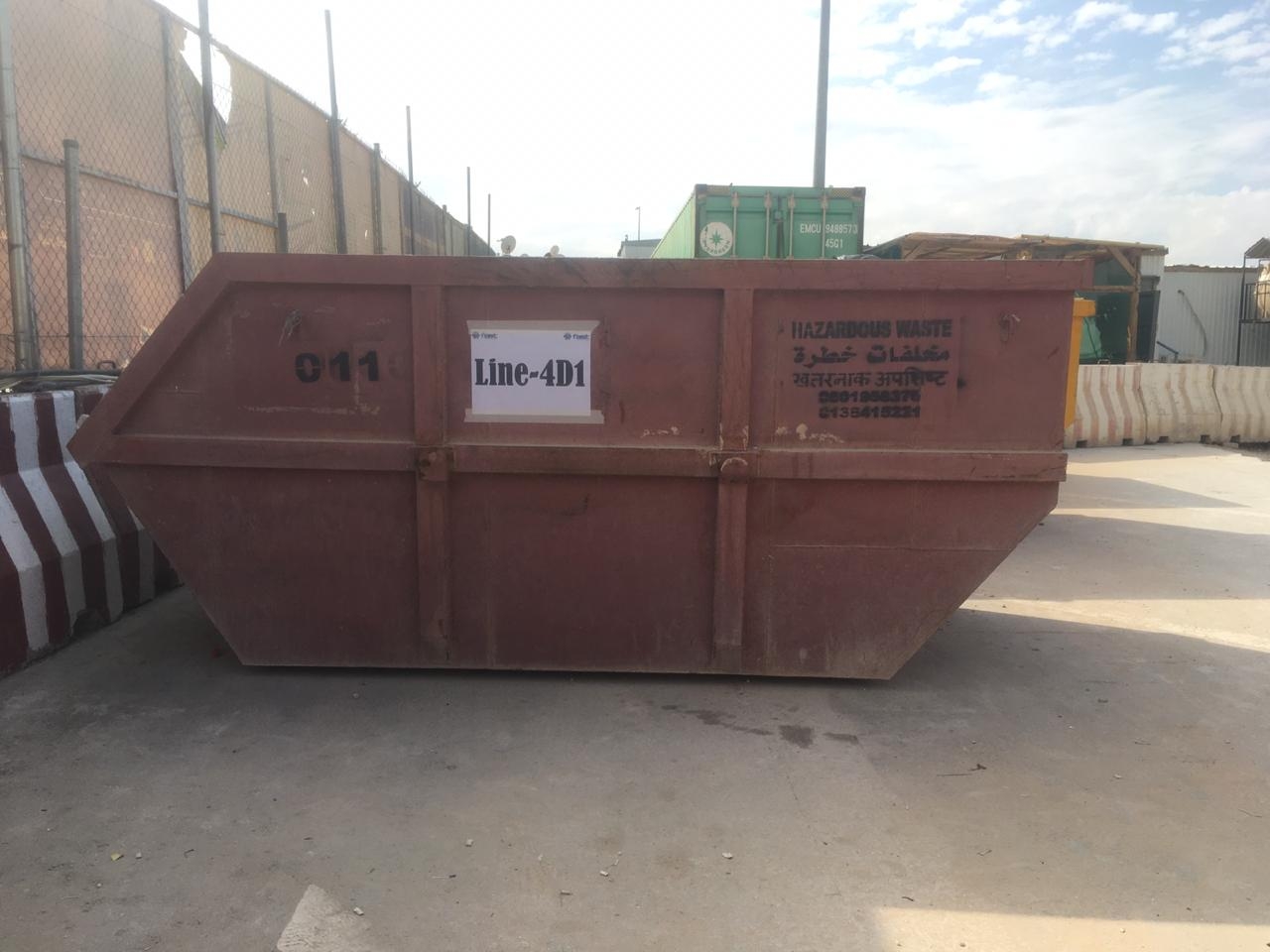 Señalización de la zona de almacenamiento de residuos peligrosos
