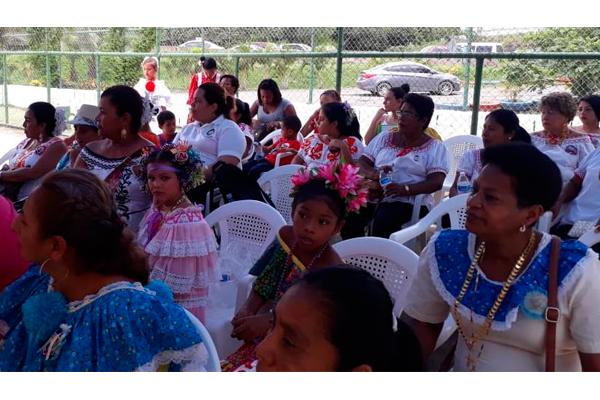 FCC Construccion Centroamerica closes the typical clothing course