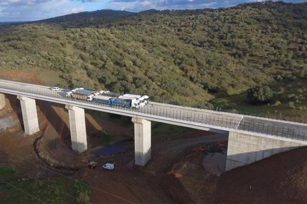 FCC Construcción y Convensa han realizado la prueba de carga de los viaductos del tramo Arroyo de la Charca-Grimaldo