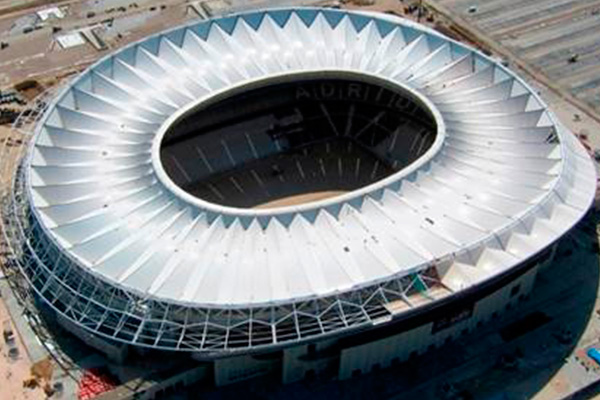 FCC Construcción finaliza la colocación de la membrana del Wanda Metropolitano