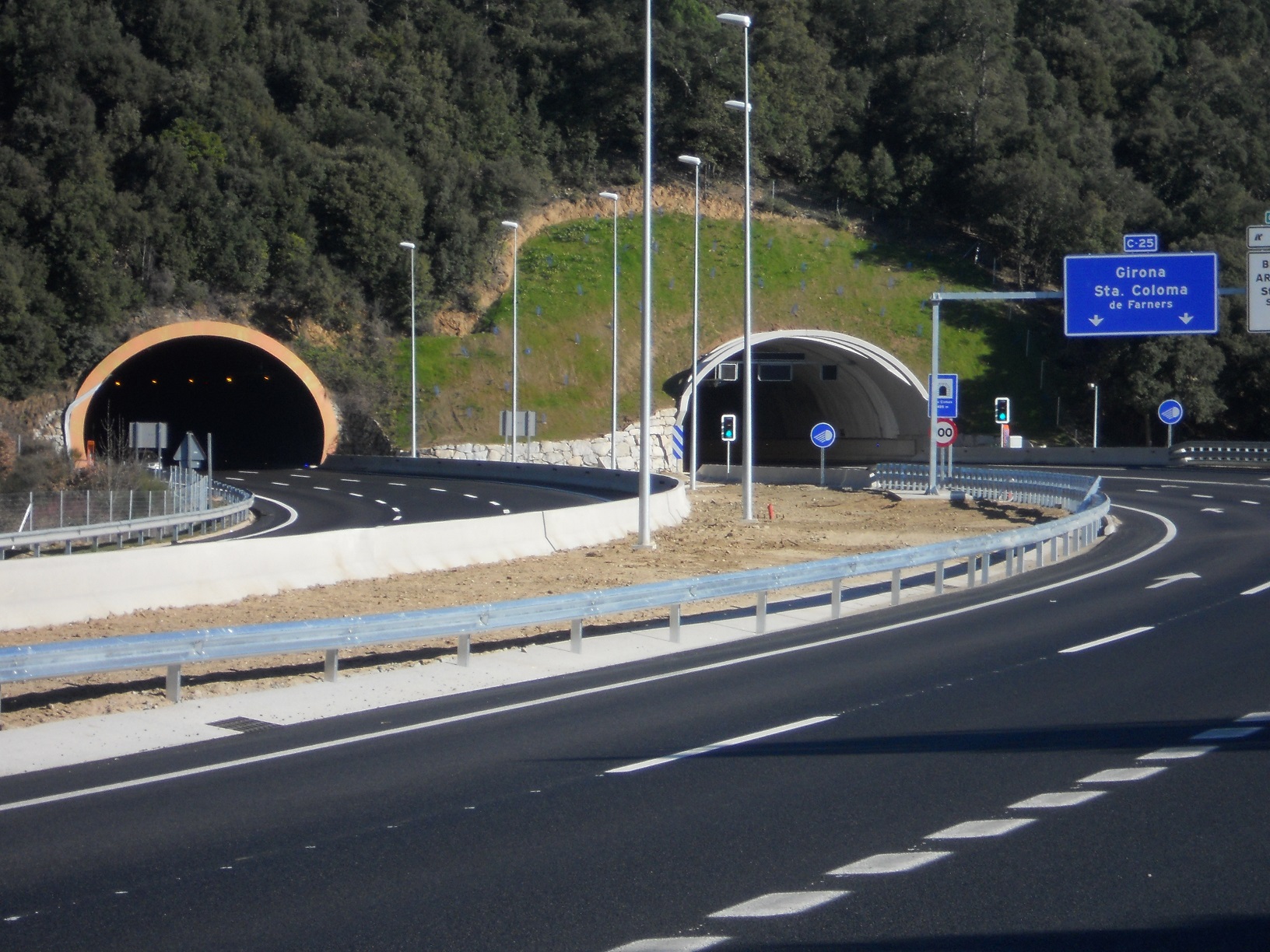 El Eix Transversal, construido por FCC, se abre al público