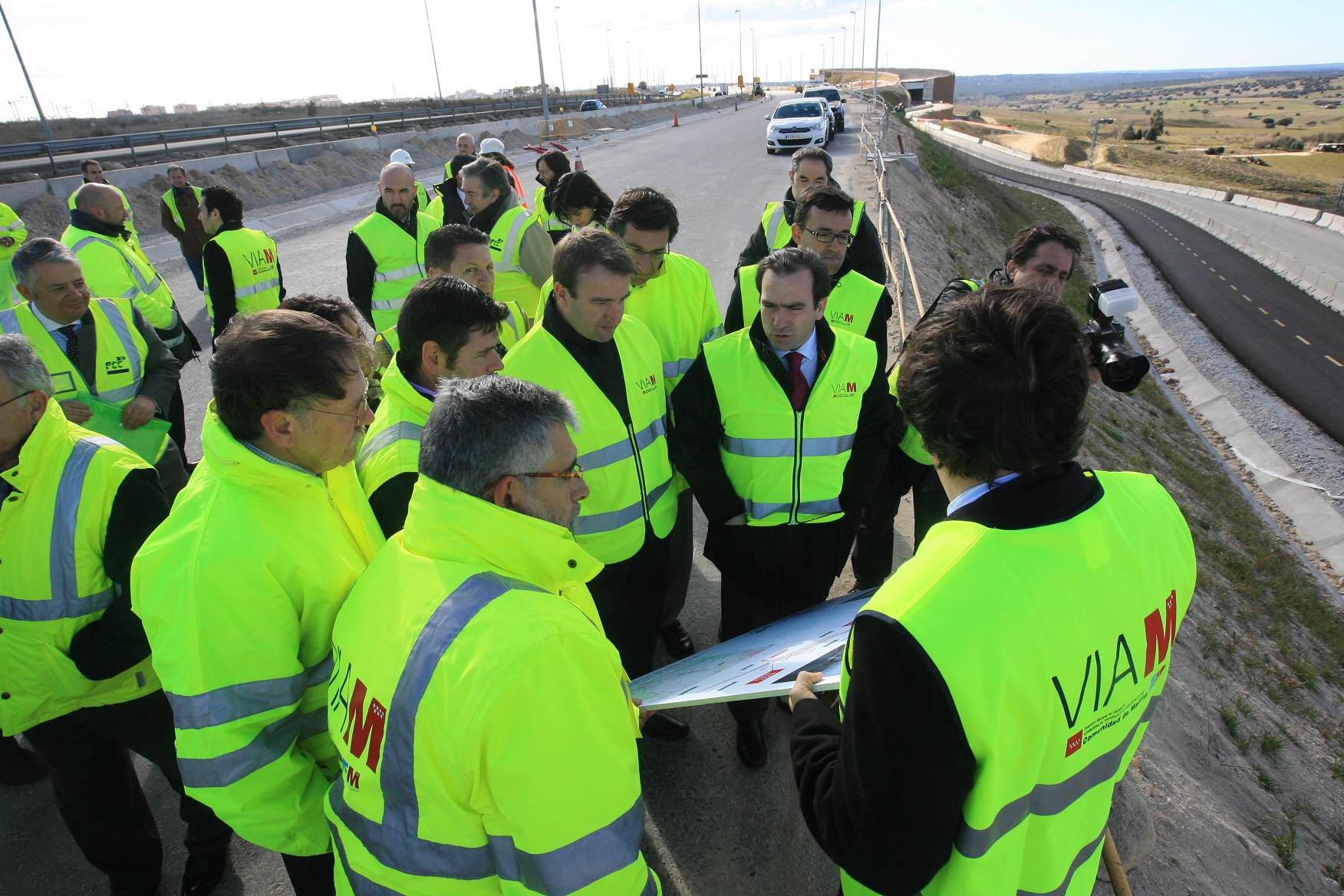 The Community of Madrid’s deputy councilman for Transport tours the site where FCC is building new accesses to road M-607