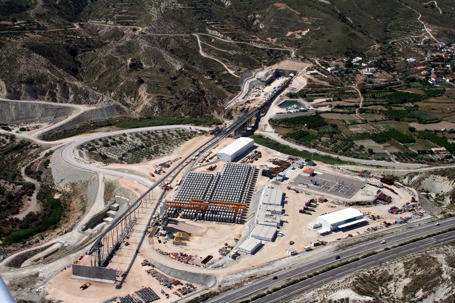 FCC y Sando certifican un tipo de hormigón de alta resistencia en los túneles de AVE en Almería