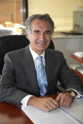 Fernando Moreno, presidente de FCC Construcción, distinguido con la medalla al mérito profesional del CICCP