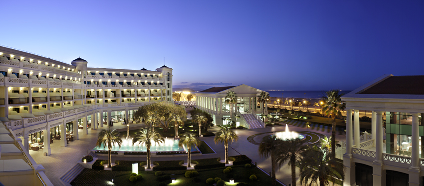 El Hotel Balneario Las Arenas primer hotel de 5* Gran Lujo en Valencia.
