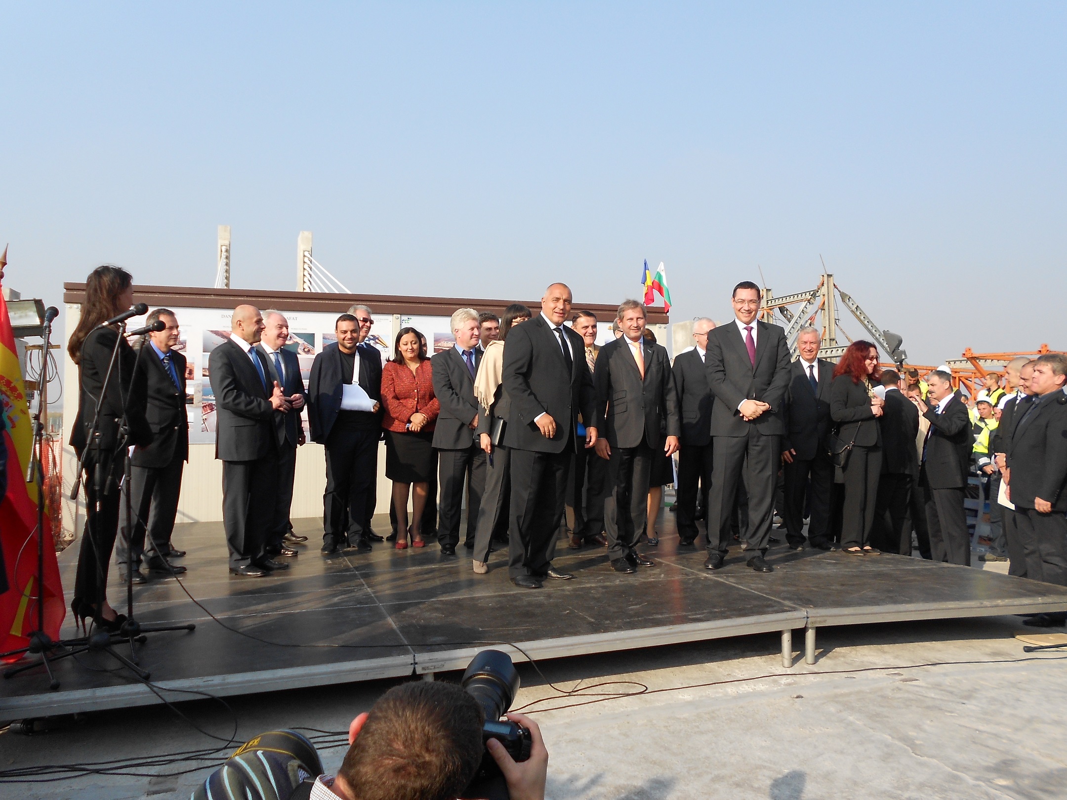 El Puente Sobre el Danubio Vidin-Calafat, que está construyendo FCC, recibe la visita de los primeros ministros rumano y búlgaro.