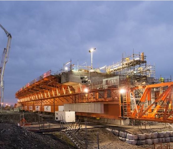 El primer viaducto de aproximación de Mersey comienza a tomar forma