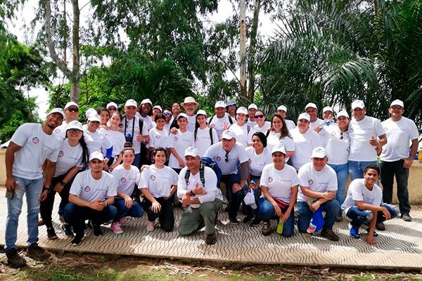 Colaboradores de FCC Construcción participaron de la “XXIX limpieza anual de playas, costa y ríos”